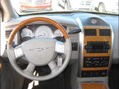 Chrysler Aspen 2007 photo 2
