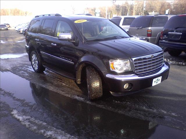 Chrysler Aspen 2007 photo 2