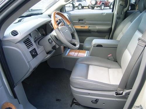 Chrysler Aspen 2007 photo 1