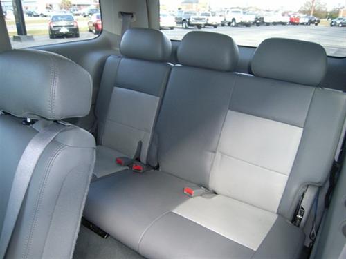 Chrysler Aspen 2007 photo 2