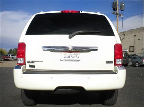 Chrysler Aspen 2007 photo 2