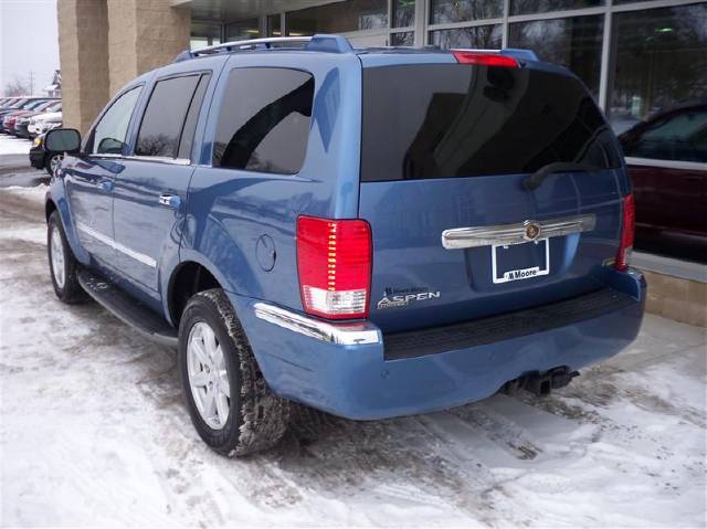 Chrysler Aspen 2007 photo 2