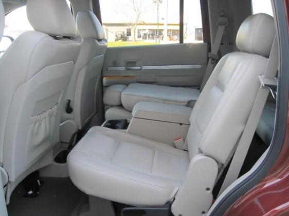 Chrysler Aspen 2007 photo 2