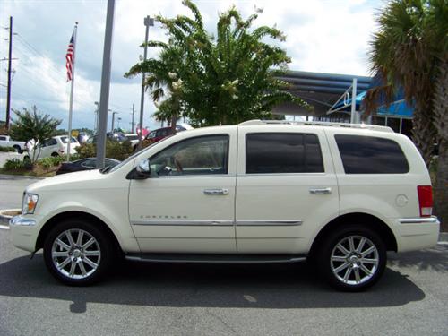 Chrysler Aspen 2007 photo 2