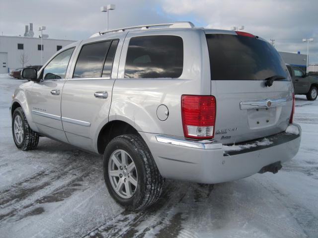 Chrysler Aspen 2007 photo 2