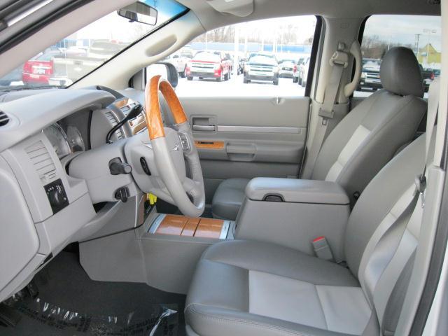 Chrysler Aspen 2007 photo 4