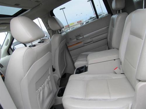 Chrysler Aspen 2007 photo 2