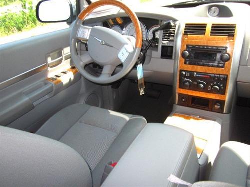 Chrysler Aspen 2007 photo 2