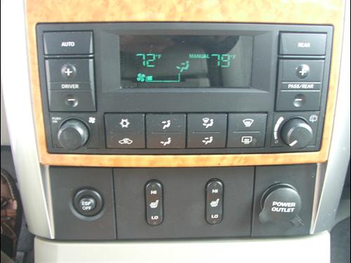 Chrysler Aspen 2007 photo 2