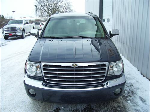 Chrysler Aspen 2007 photo 2