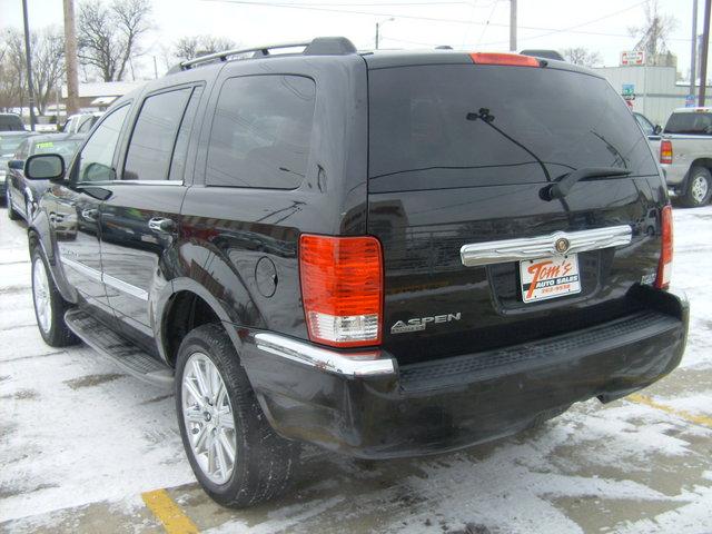 Chrysler Aspen 2007 photo 2