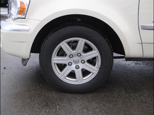 Chrysler Aspen 2007 photo 5