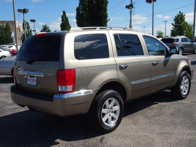 Chrysler Aspen SLT 25 SUV