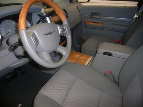 Chrysler Aspen 2007 photo 2