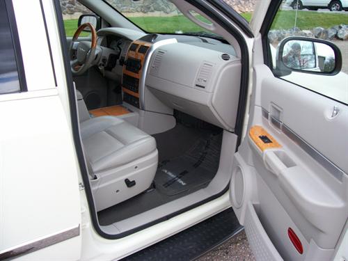 Chrysler Aspen 2007 photo 2