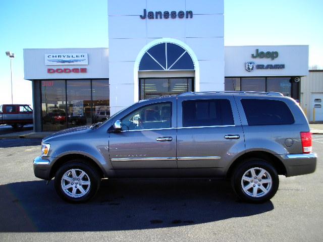 Chrysler Aspen 2007 photo 2