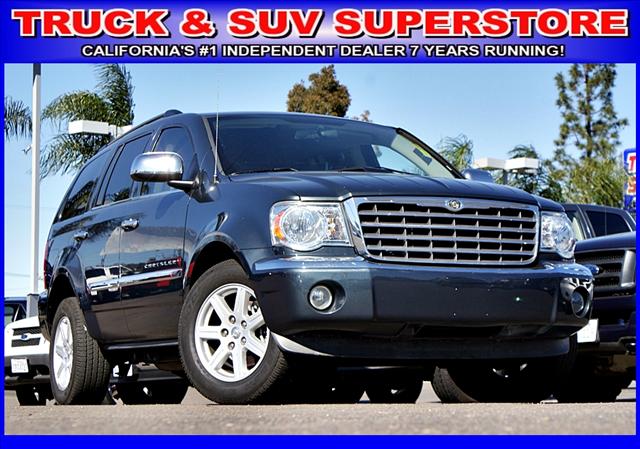 Chrysler Aspen W/4lt Sport Utility