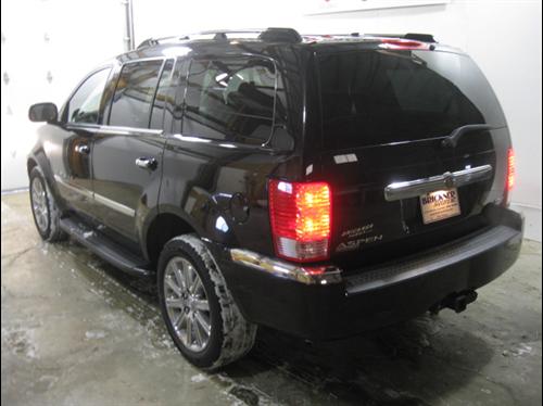 Chrysler Aspen 2007 photo 2