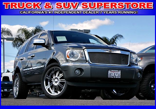 Chrysler Aspen W/4lt Sport Utility