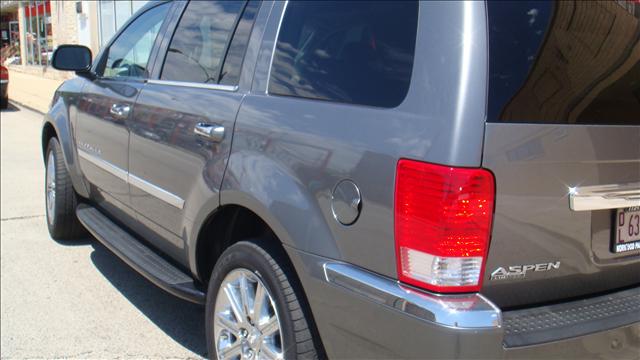 Chrysler Aspen 2007 photo 2