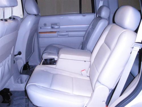 Chrysler Aspen 2007 photo 2