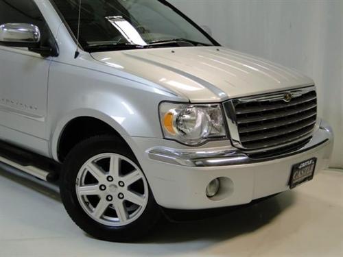 Chrysler Aspen 2007 photo 2