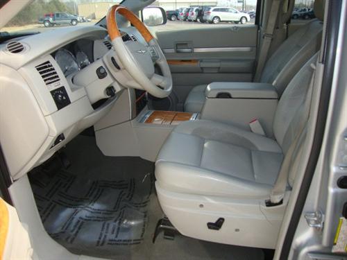 Chrysler Aspen 2007 photo 4