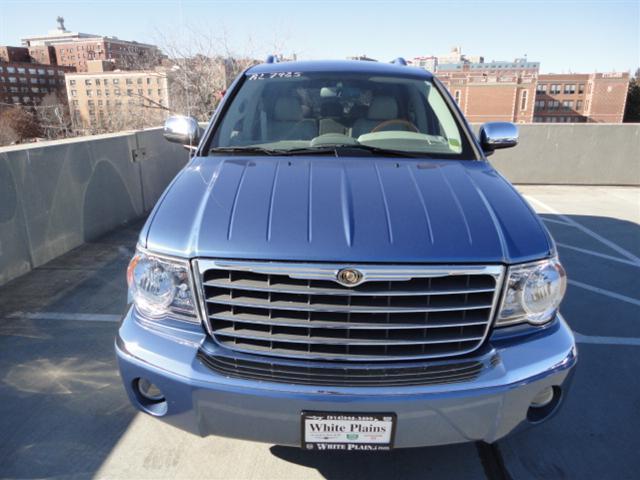 Chrysler Aspen 2007 photo 2