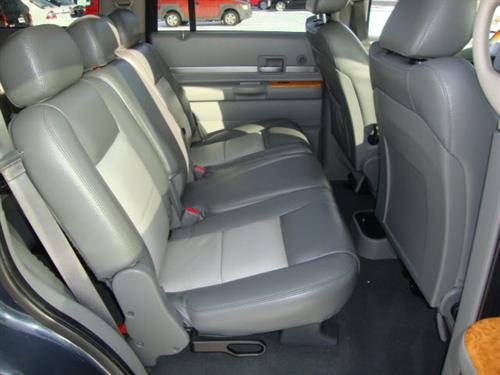 Chrysler Aspen 2007 photo 2