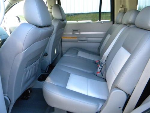 Chrysler Aspen 2007 photo 2