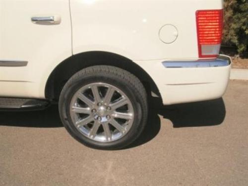 Chrysler Aspen 2007 photo 2