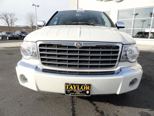 Chrysler Aspen 2007 photo 1