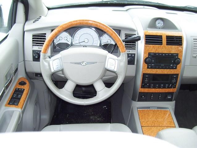 Chrysler Aspen 2007 photo 2