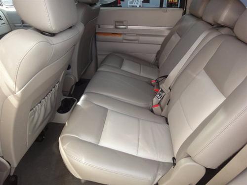 Chrysler Aspen 2007 photo 2