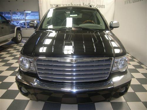 Chrysler Aspen 2007 photo 2