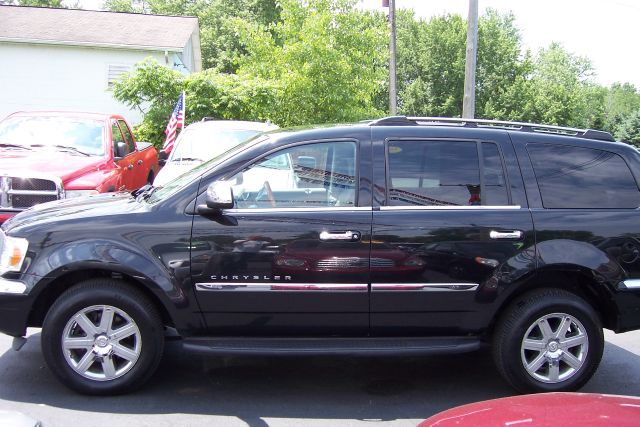 Chrysler Aspen 2008 photo 2