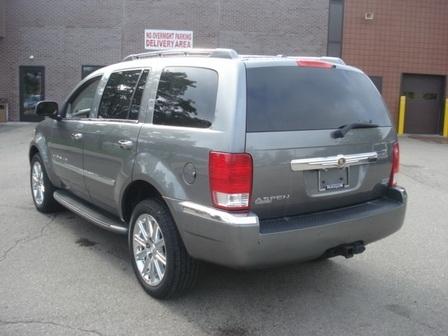 Chrysler Aspen 2008 photo 2