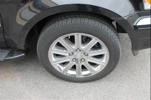 Chrysler Aspen 2008 photo 2