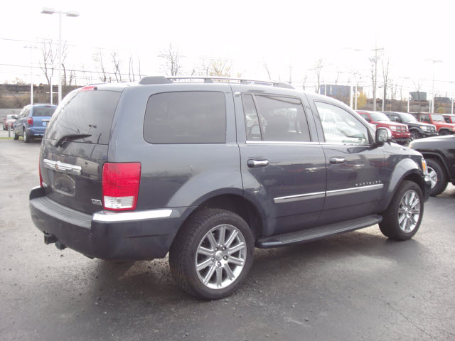 Chrysler Aspen 2008 photo 1