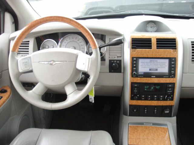 Chrysler Aspen 2008 photo 5