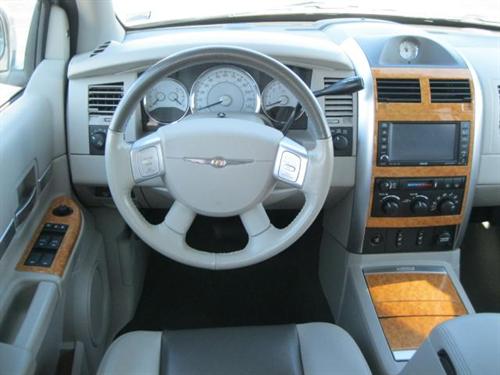 Chrysler Aspen 2008 photo 2
