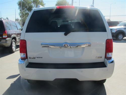 Chrysler Aspen 2008 photo 2