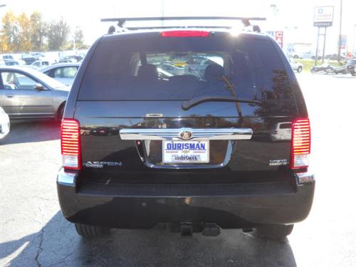 Chrysler Aspen 2008 photo 2