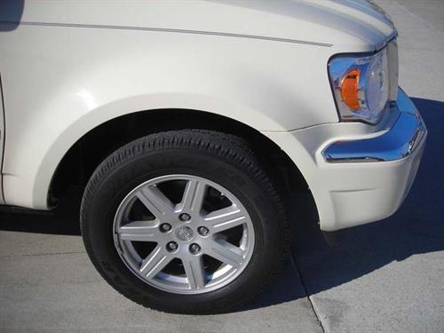 Chrysler Aspen 2008 photo 4