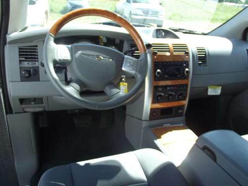 Chrysler Aspen 2008 photo 2