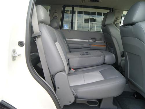 Chrysler Aspen 2008 photo 2