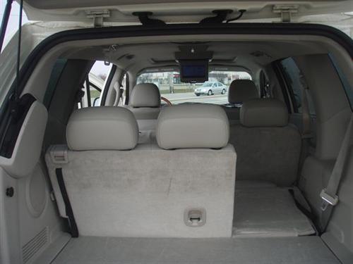 Chrysler Aspen 2008 photo 2