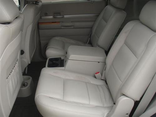 Chrysler Aspen 2008 photo 4