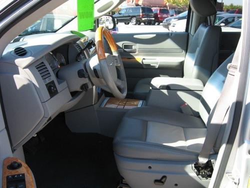 Chrysler Aspen 2008 photo 2