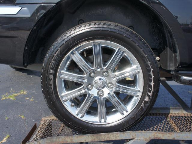 Chrysler Aspen 2008 photo 4